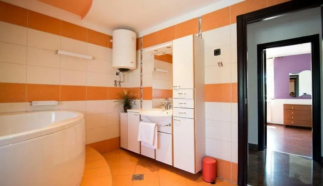 Villa Filip - Private Pool & Gym Pula
