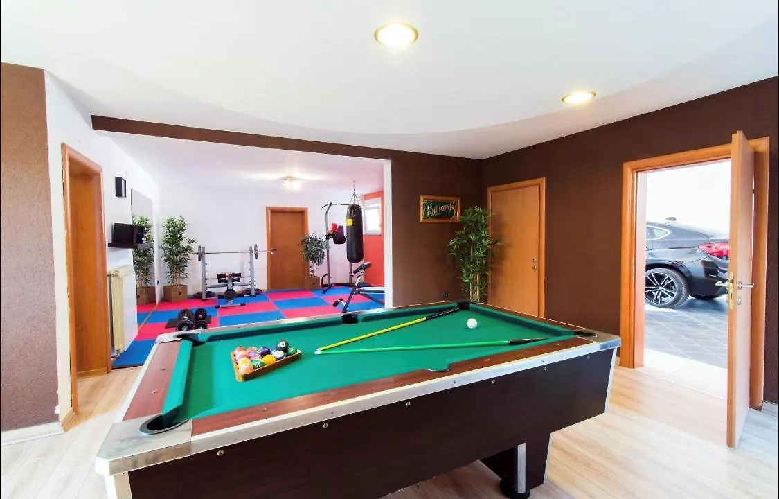 Villa Filip - Private Pool & Gym Pula
