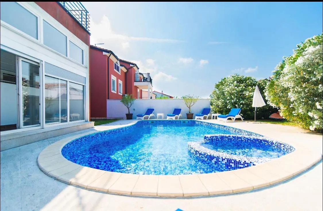 Villa Filip - Private Pool & Gym Pula